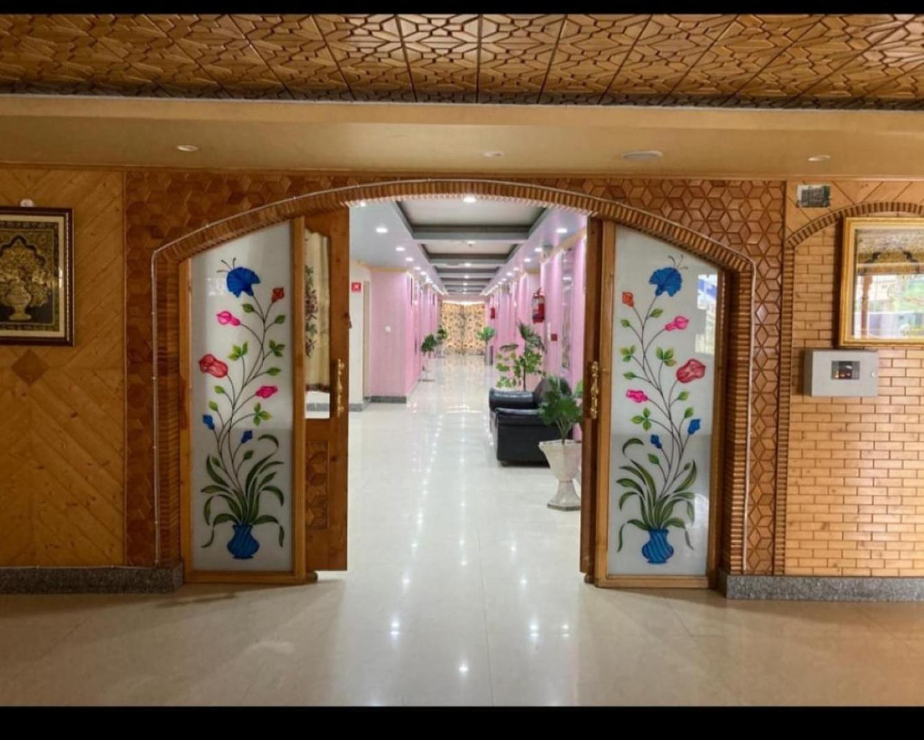 Hotel Shefaf Durgjan Eksteriør bilde